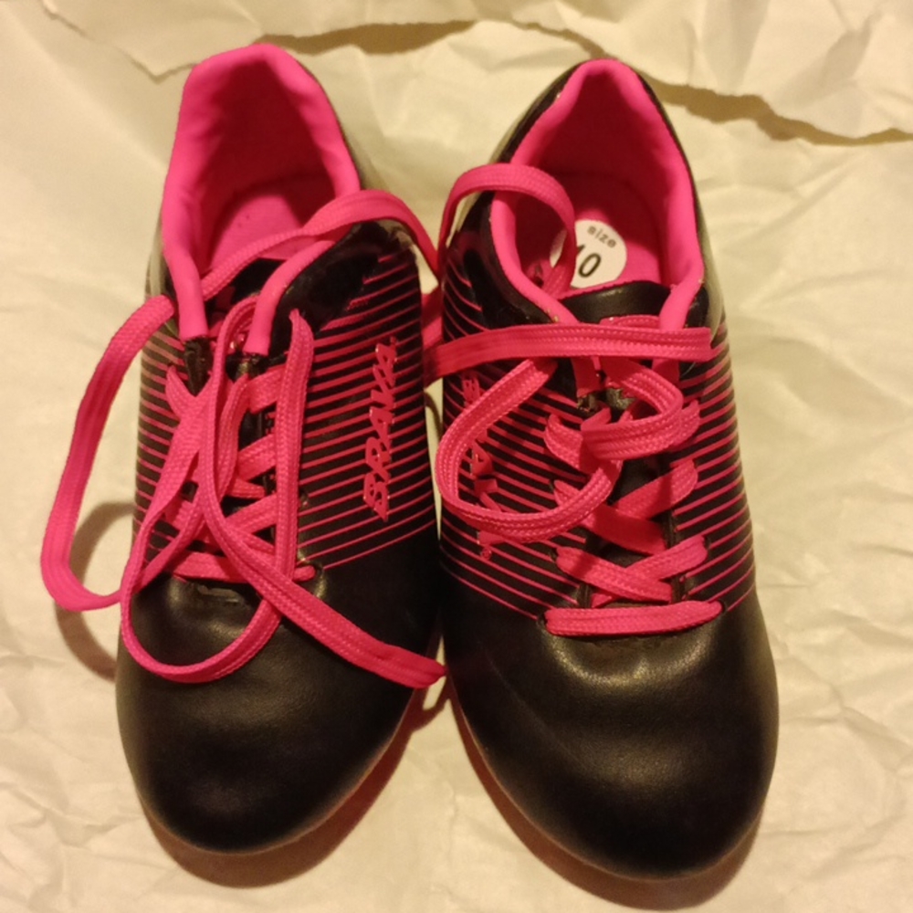Soccer cleats